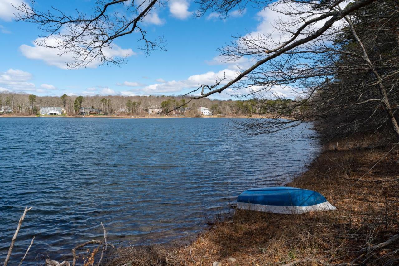 Weeks Pond Charmer Forestdale 外观 照片